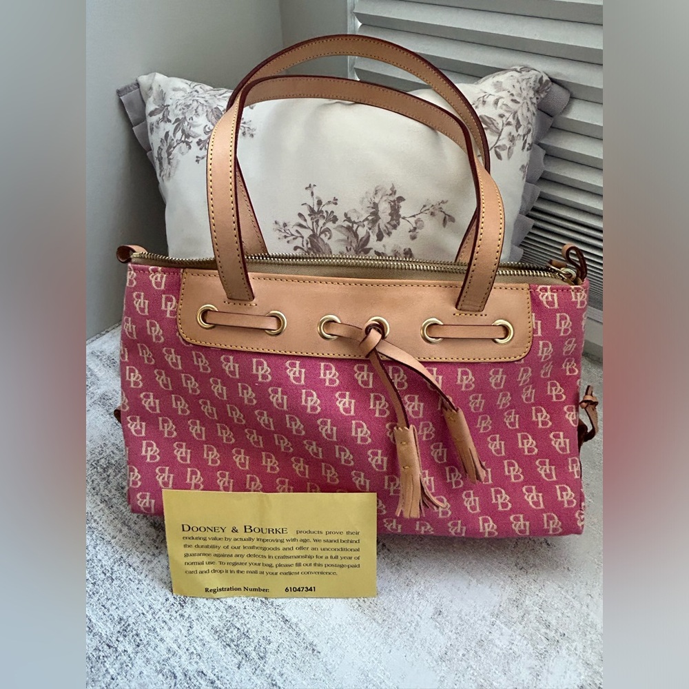 Dooney & Burke handbag. Never used.